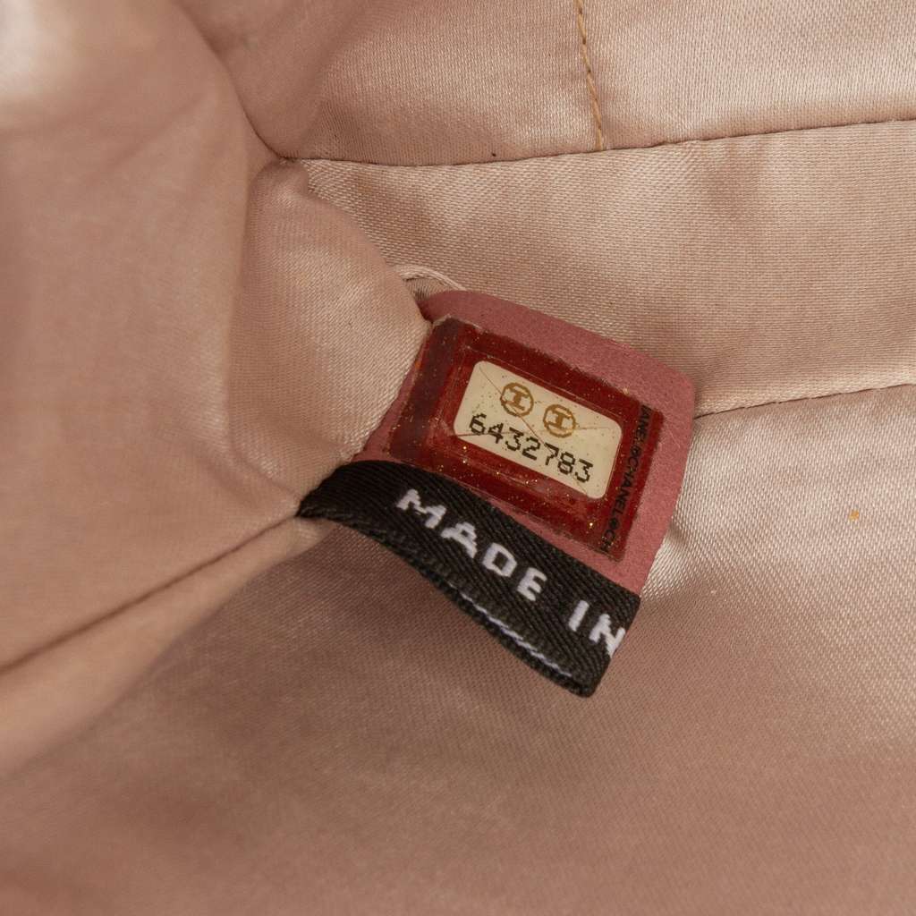 Chanel New Travel Line Nylon East West Flap - Detail 1