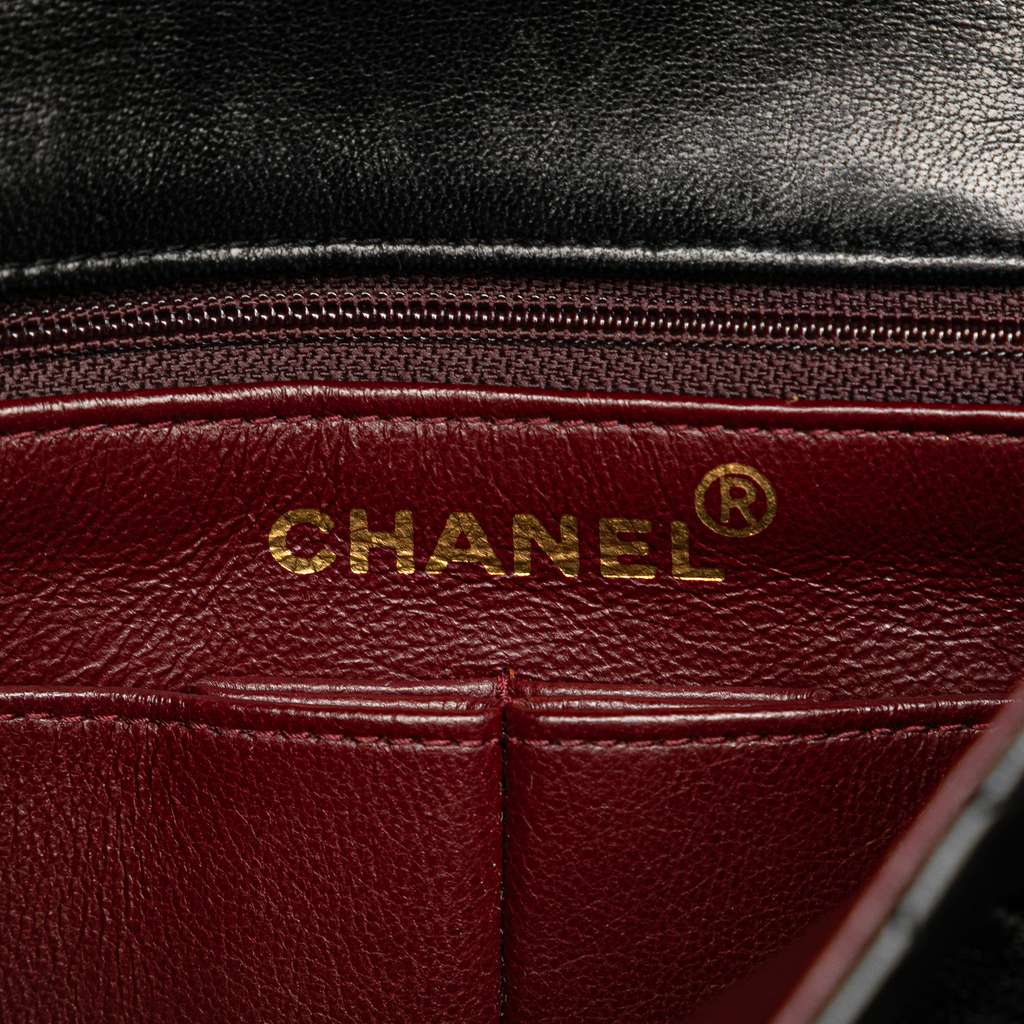 Chanel Small Square Quilted Lambskin Flap - Detail 1