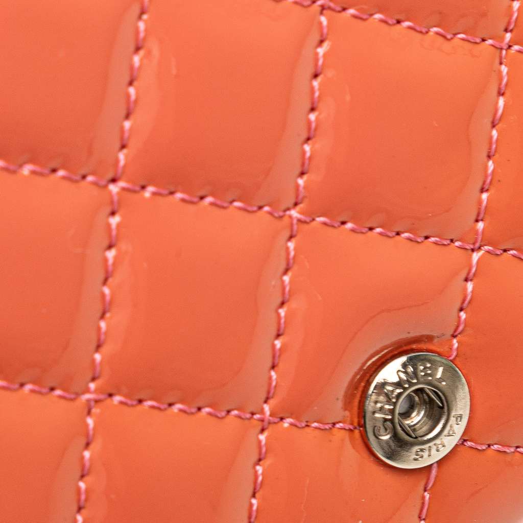 Chanel Quilted Patent Brilliant East West Wallet On Chain - Detail 2