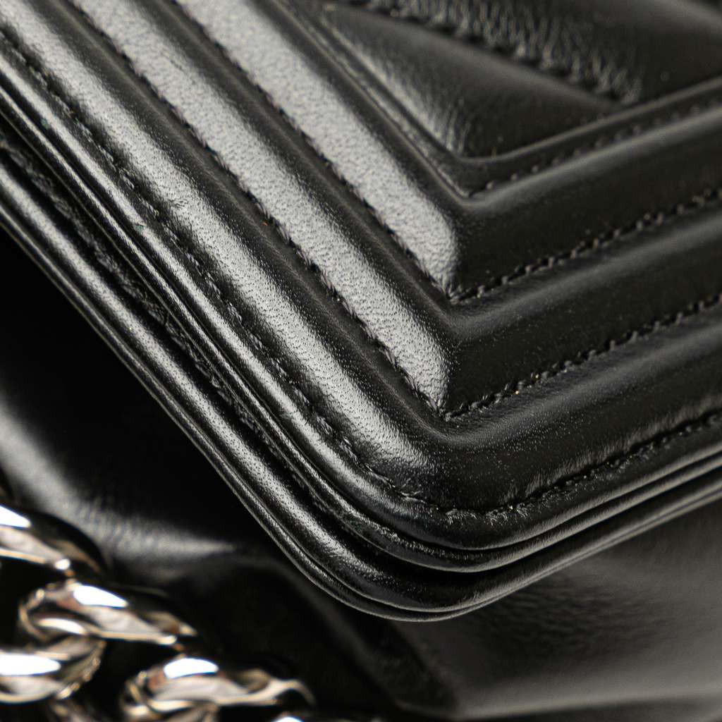 Chanel Old Medium Chevron Lambskin Boy Flap - Image 11
