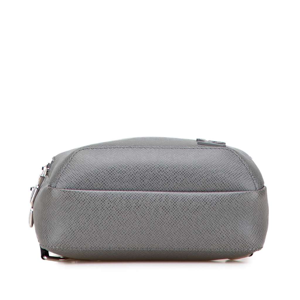 Louis Vuitton Taiga Avenue Sling - Image 6