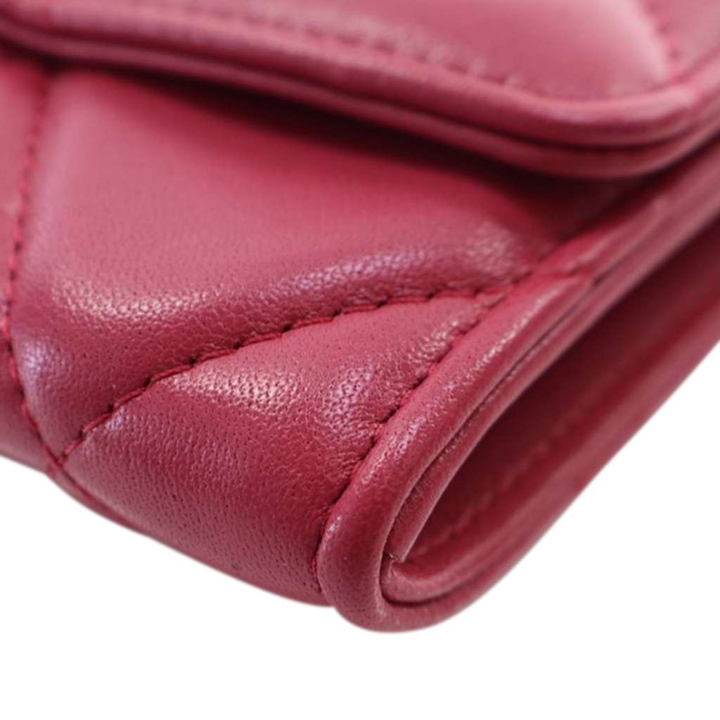 Chanel Quilted Lambskin Chanel 19 Card Holder On Chain - Detail 2