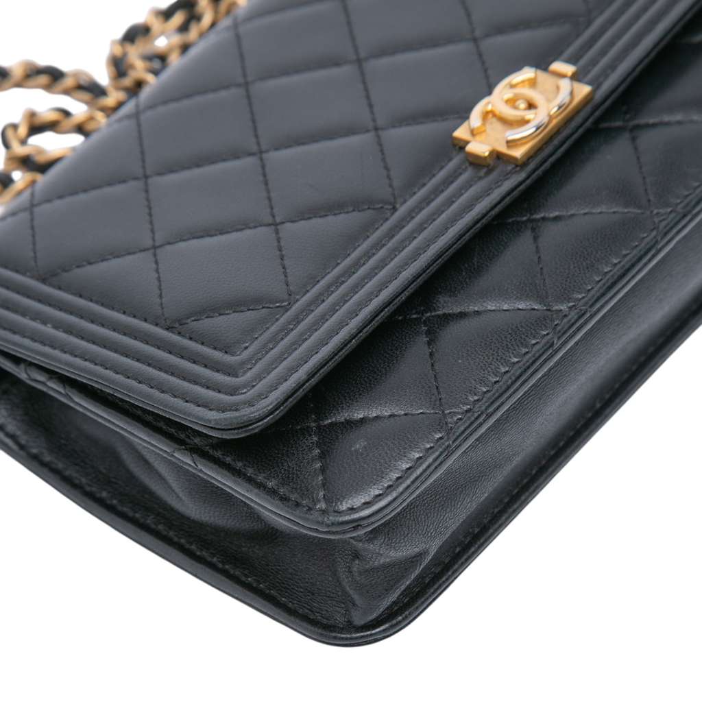 Chanel Quilted Lambskin Boy Wallet On Chain - Detail 2