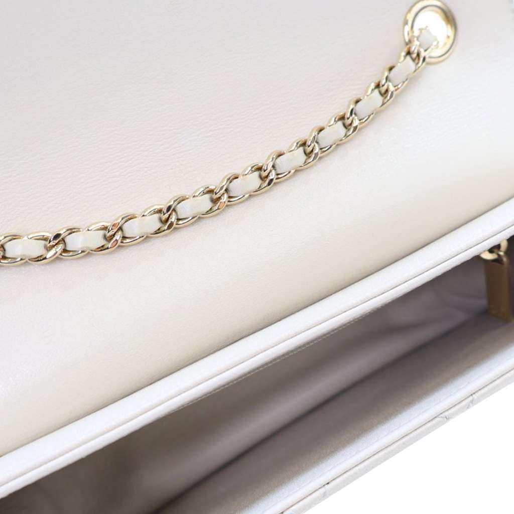 Chanel Mini Sheepskin Beauty Lock Flap - Detail 2