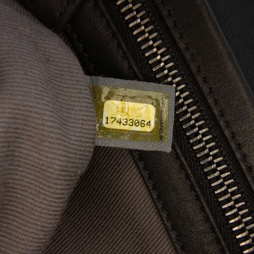 Chanel Large Quilted Iridescent Calfskin Coco Daily Flap - Detail 1