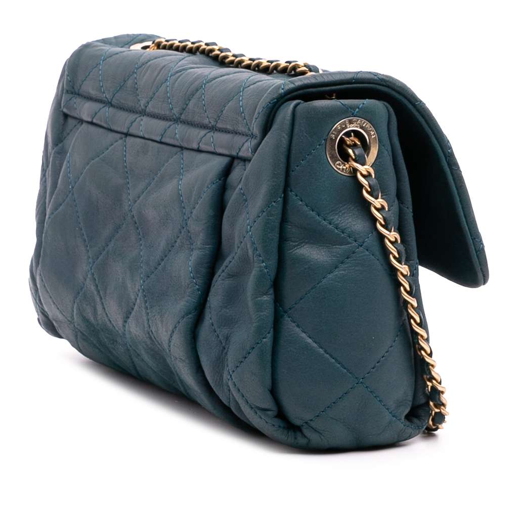 Chanel Small Iridescent Calfskin Chic Quilt Flap - 2