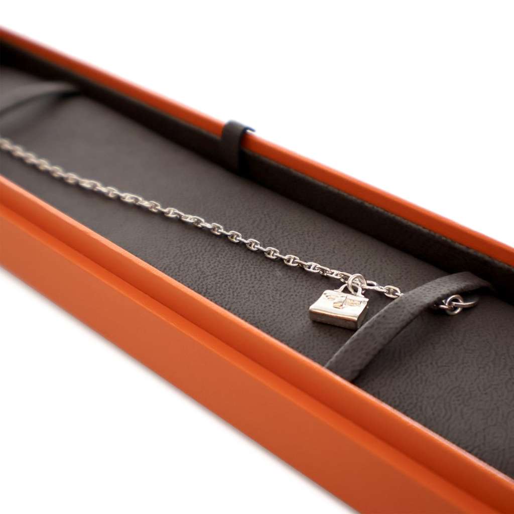 Hermès Sterling Silver Amulettes Kelly Bracelet - Detail 2