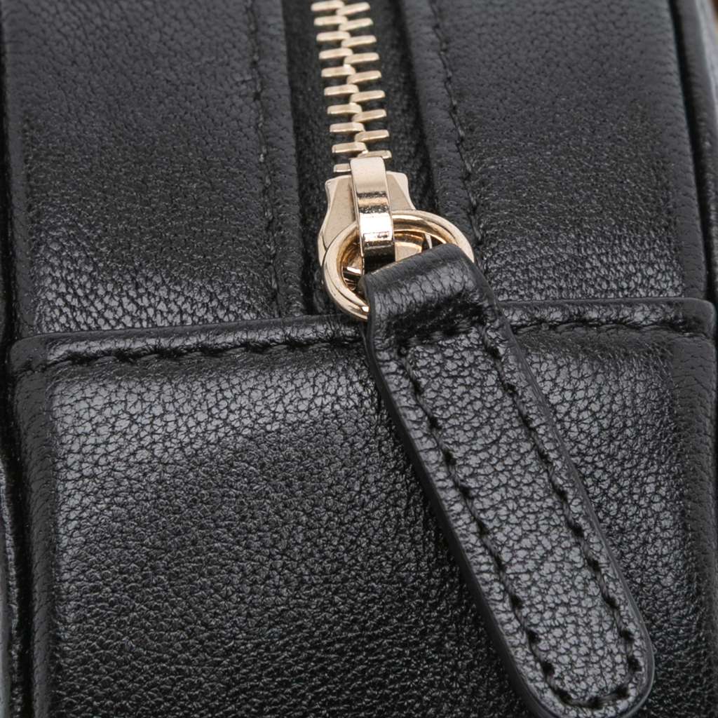 Chanel Lambskin 19 Round Clutch with Chain - Detail 2