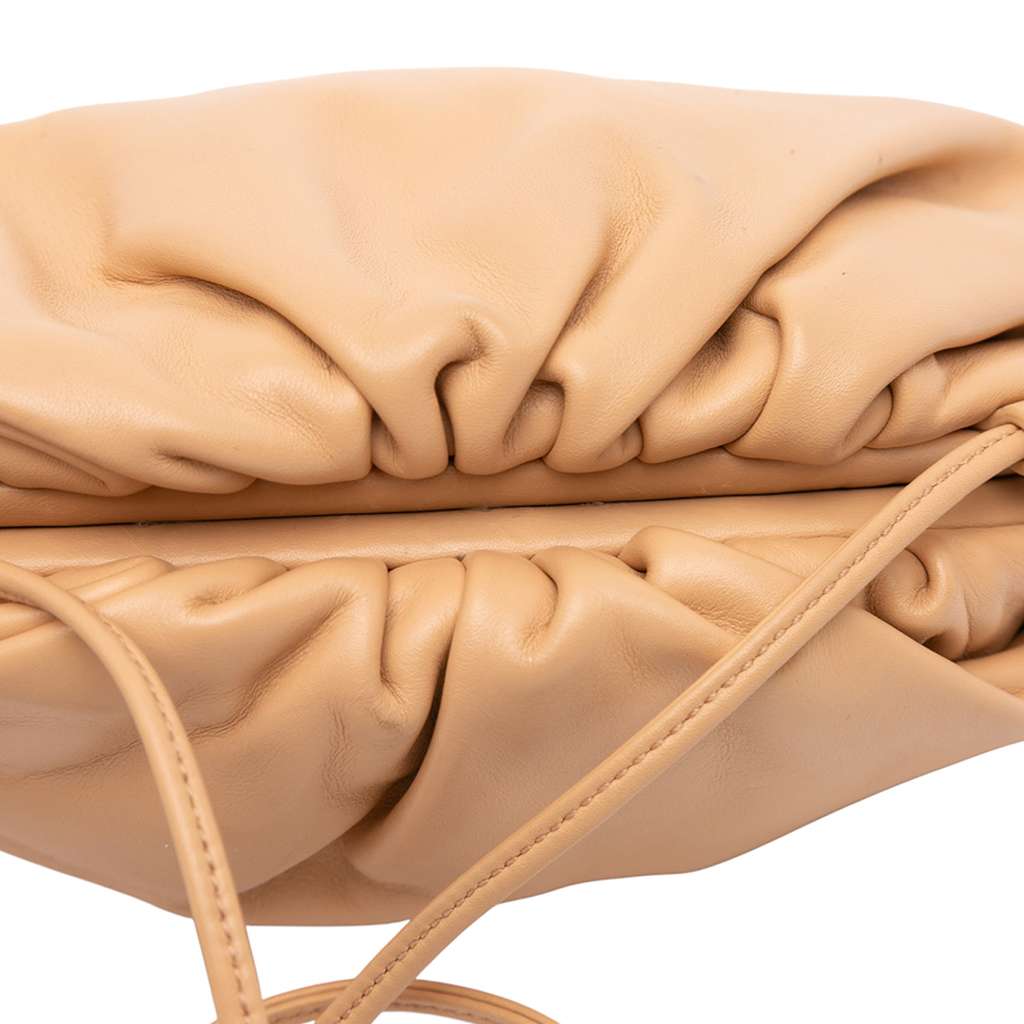 Bottega Veneta Lambskin The Mini Pouch Crossbody - Detail 2