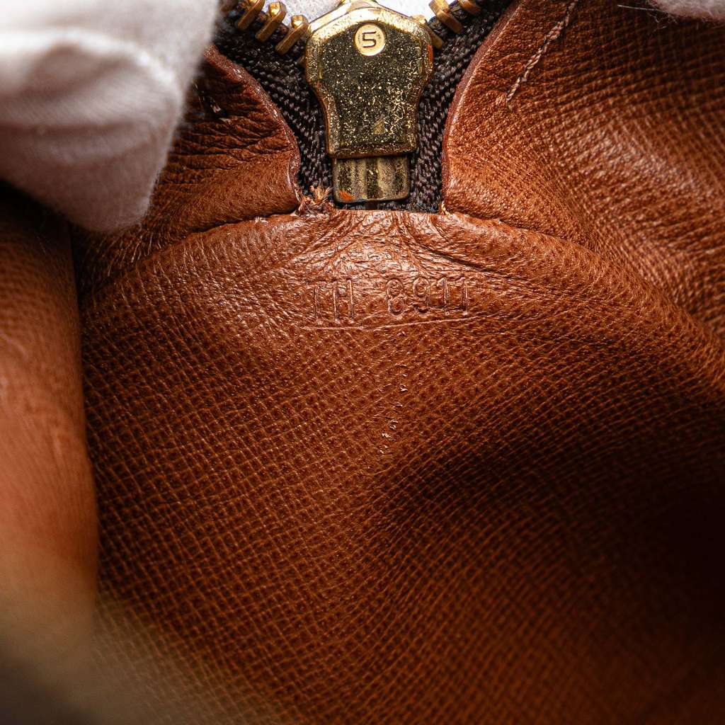 Louis Vuitton Monogram Papillon 30 - Detail 1