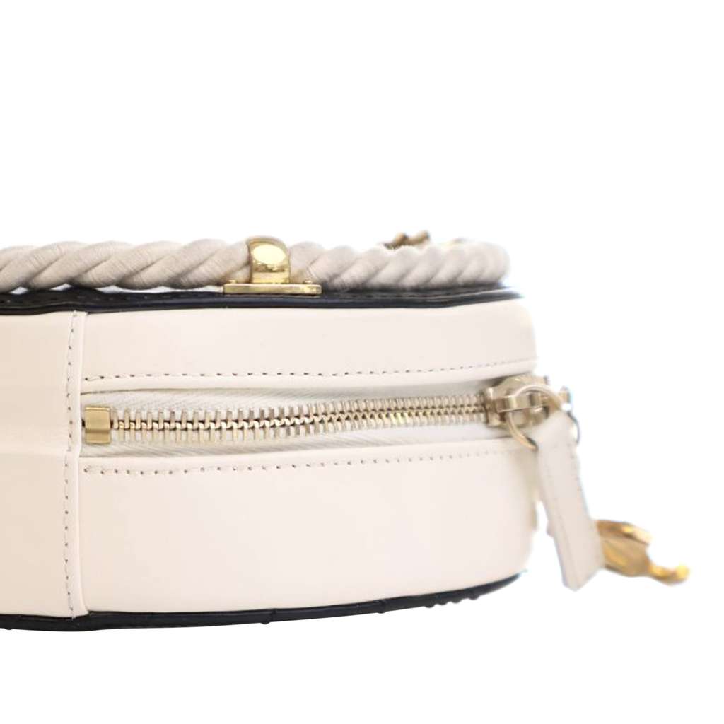 Chanel Crumpled Calfskin En Vogue Round Bag - Image 13