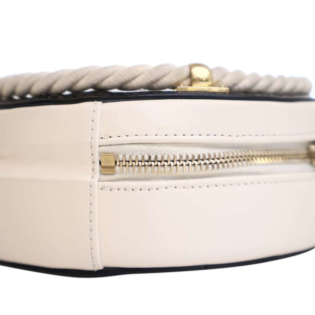 Chanel Crumpled Calfskin En Vogue Round Bag - Image 11
