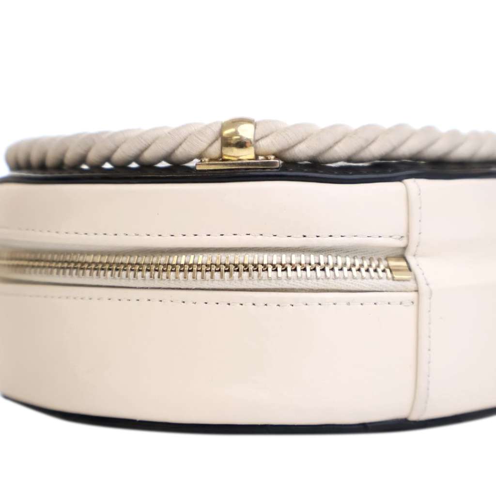 Chanel Crumpled Calfskin En Vogue Round Bag - Image 12