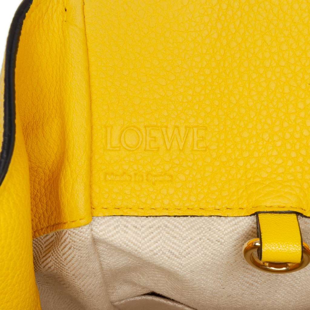 Loewe Small Grained Calfskin Drawstring Hammock Satchel - Detail 1