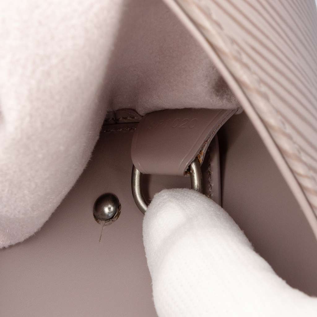 Louis Vuitton Epi Sac Verseau - Detail 1