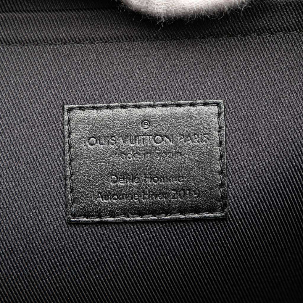 Louis Vuitton Taiga Rainbow Pochette A4 - Side view