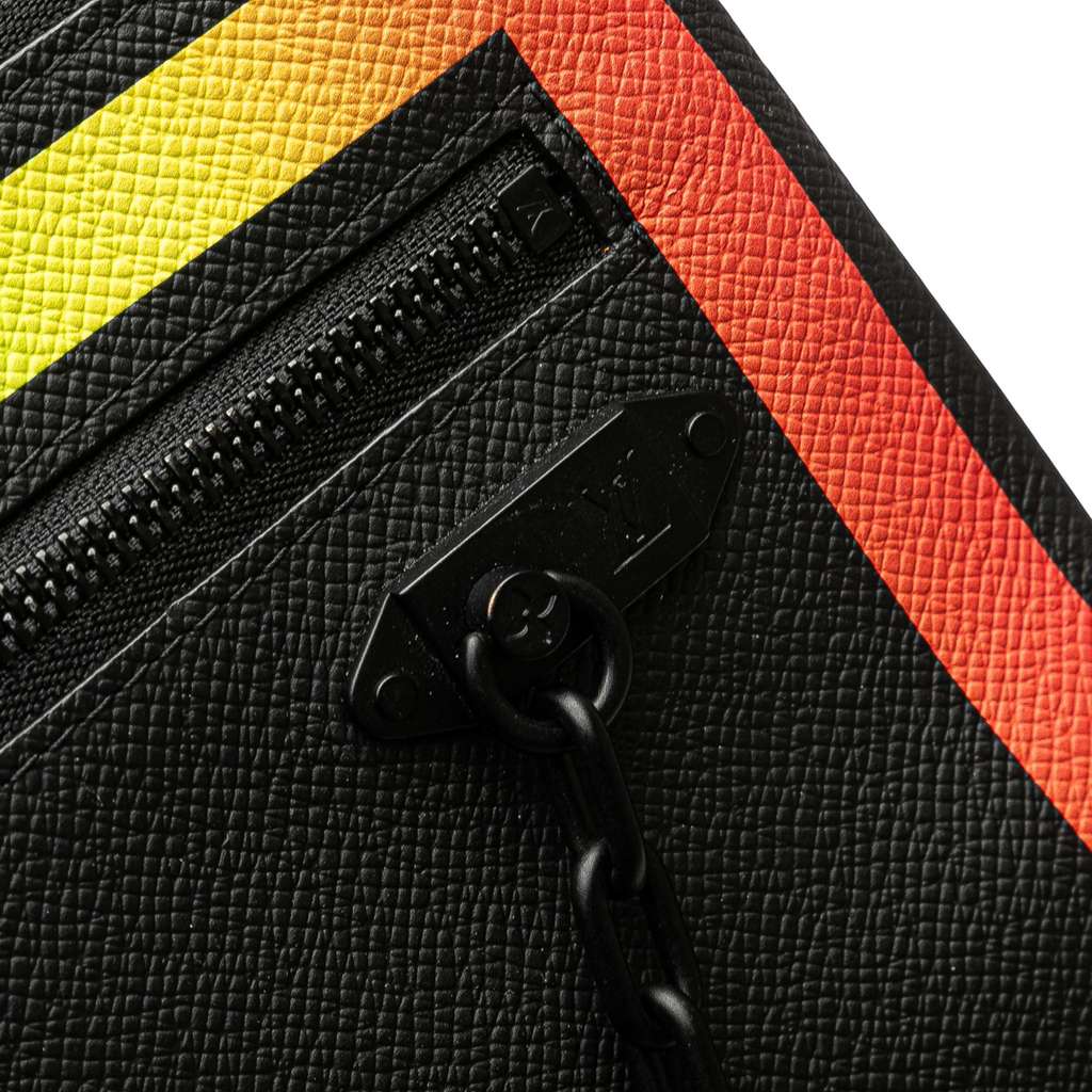 Louis Vuitton Taiga Rainbow Pochette A4 - Detail 1
