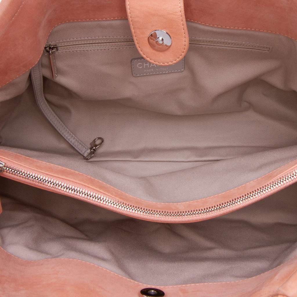 Chanel Small Iridescent Calfskin Sea Hit Tote - 4