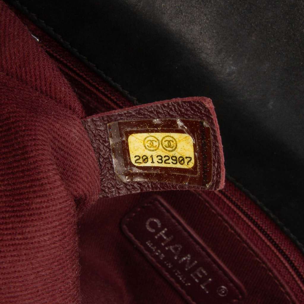 Chanel Chocolate Bar Iridescent Calfskin Bubble Flap - Detail 1