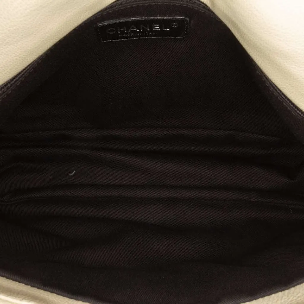 Chanel Quilted Calfskin Expandable Zip Yacht Flap White Leather Very good - Model View