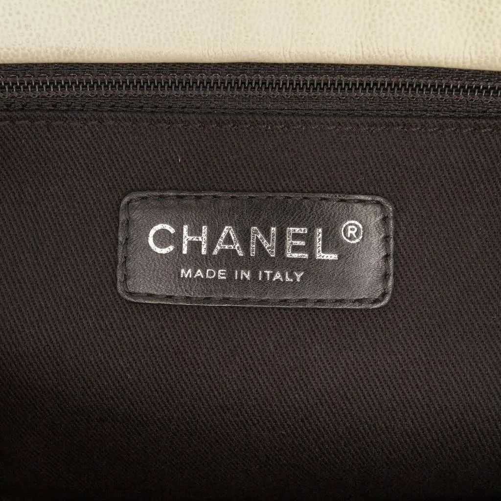 Chanel Quilted Calfskin Expandable Zip Yacht Flap White Leather Very good - Box View