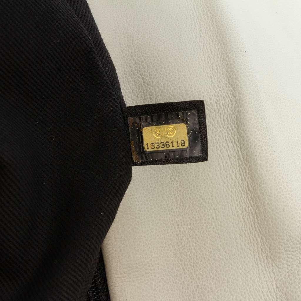 Chanel Quilted Calfskin Expandable Zip Yacht Flap - Detail 1