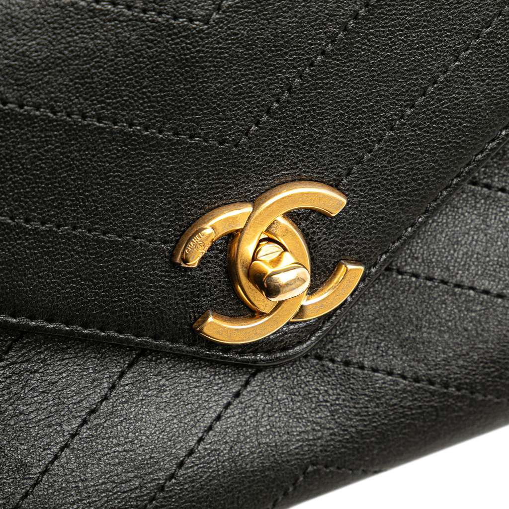 Chanel Small Chevron Lambskin Stitched Envelope Flap - Image 11