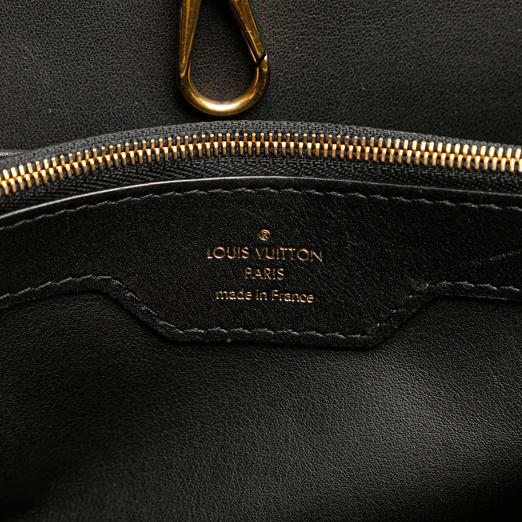 Louis Vuitton Tweed Capucines MM - Side view