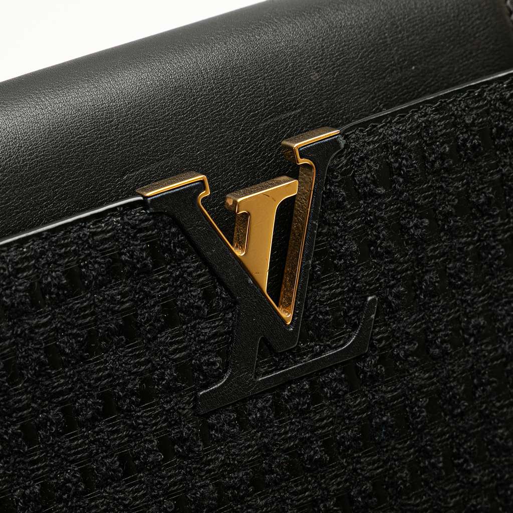 Louis Vuitton Tweed Capucines MM - Detail 2