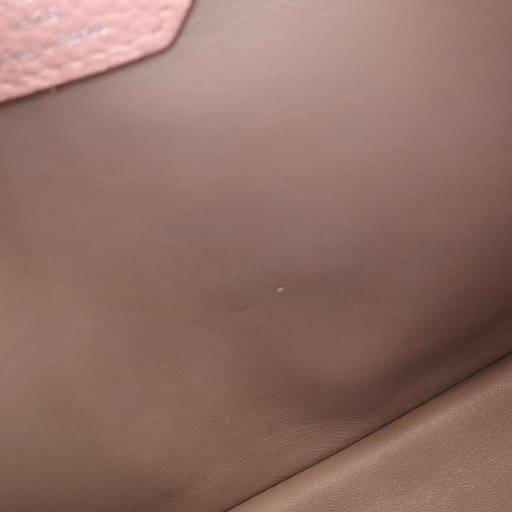 Louis Vuitton Taurillon Capucines PM - Detail 1