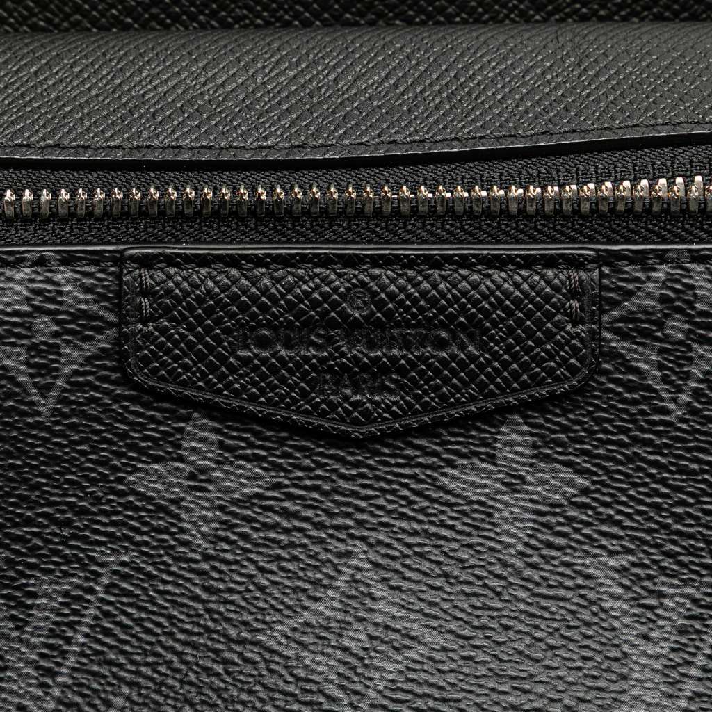 Louis Vuitton Monogram Taigarama Outdoor Bumbag - Detail 2