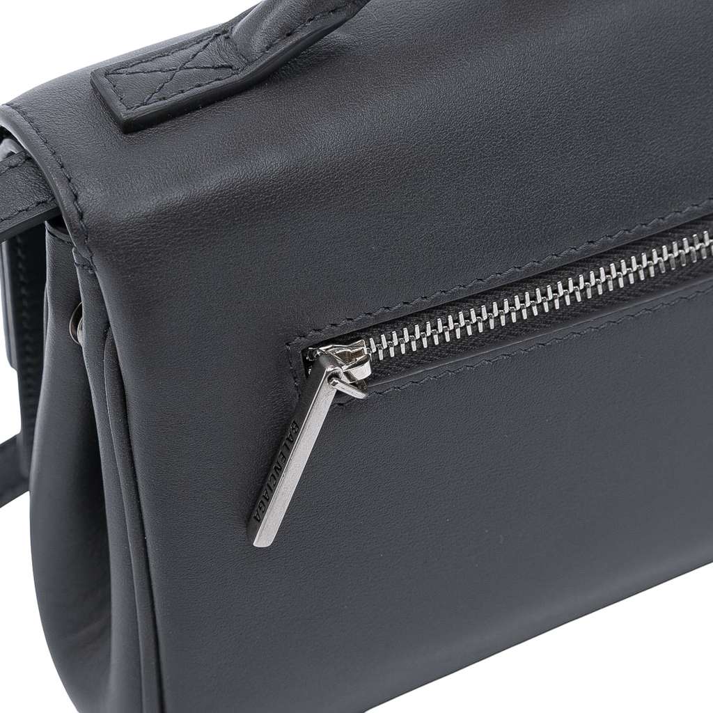 Balenciaga Small Smooth Calfskin Bel Air Clutch On Strap - Detail 2