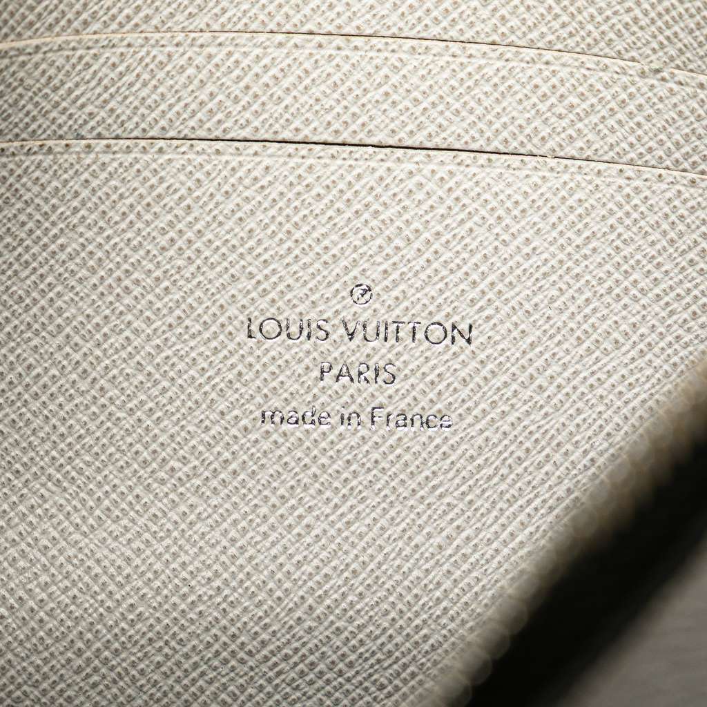 Louis Vuitton Monogram Taigarama Pochette Discovery PM - Side view