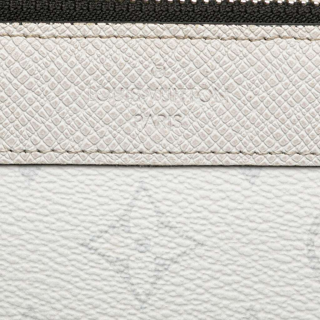 Louis Vuitton Monogram Taigarama Pochette Discovery PM - Detail 2