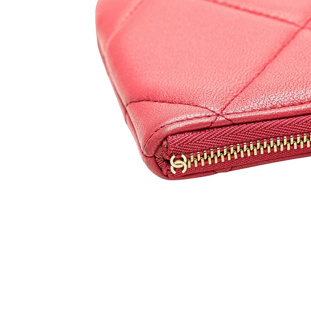 Chanel Small Lambskin 19 O Case Pouch - Detail 2