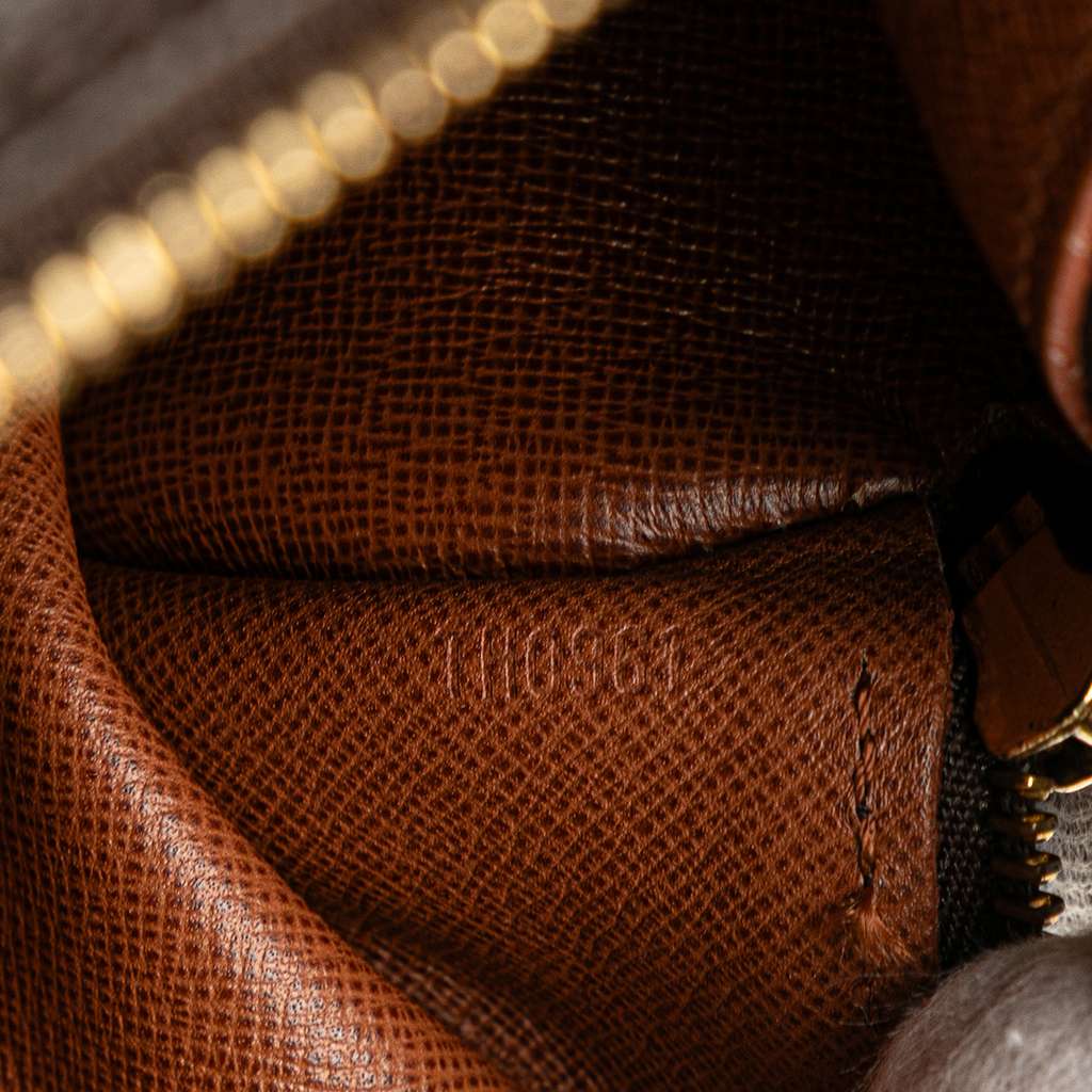 Louis Vuitton Monogram Papillon 26 - Detail 1