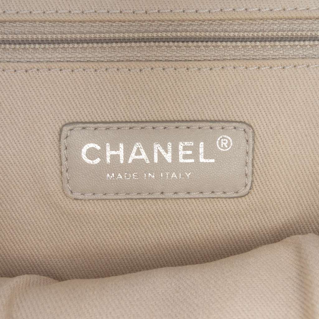 Chanel Jumbo Quilted Caviar Easy Flap - Side view