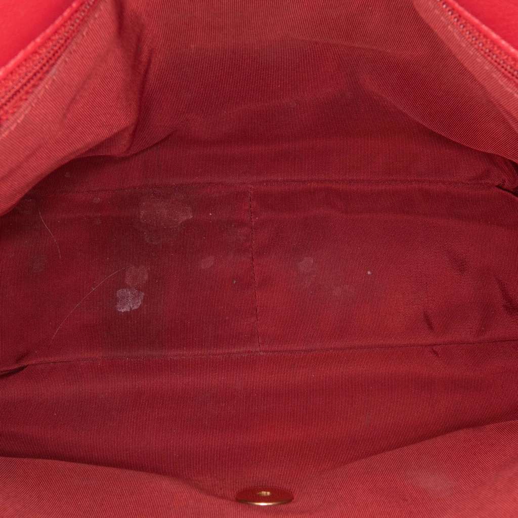 Chanel Maxi Lambskin 19 Flap - 4