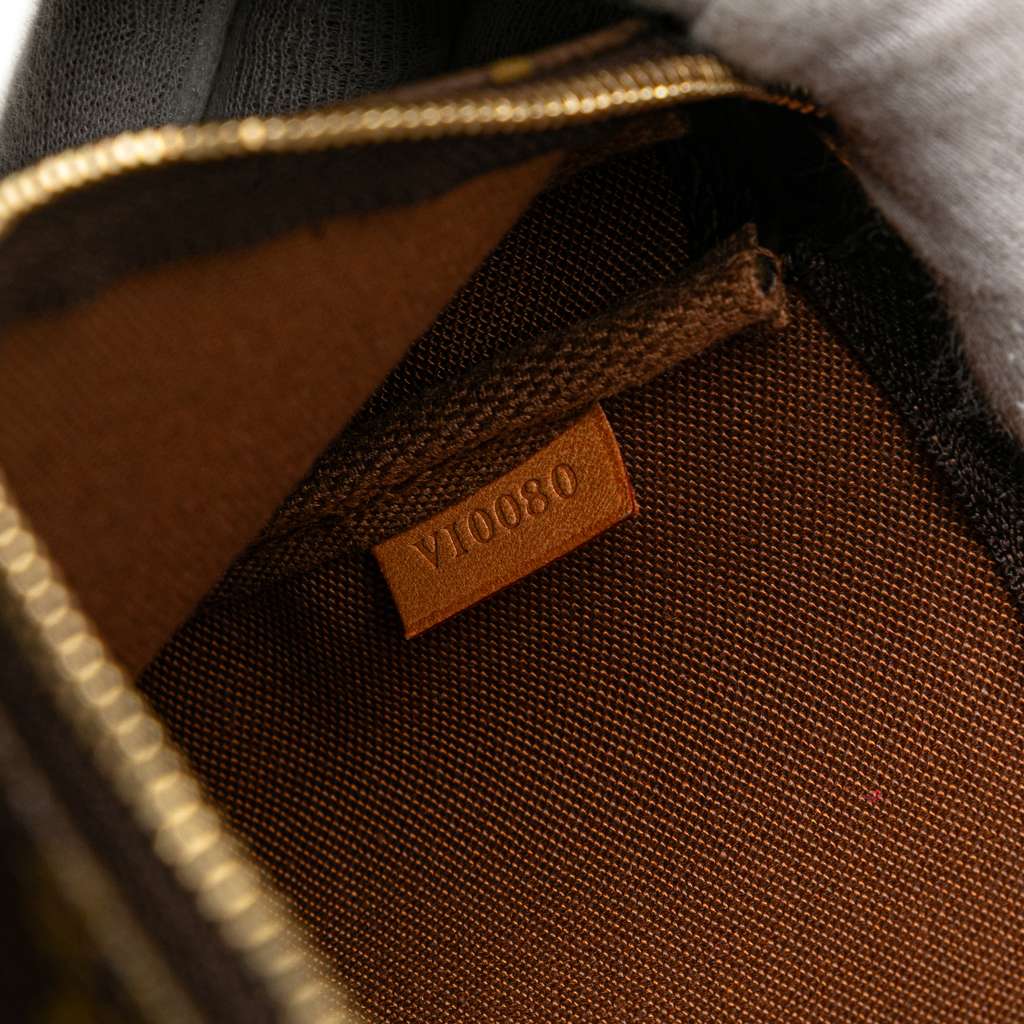Louis Vuitton Monogram Pochette Accessoires - Detail 1