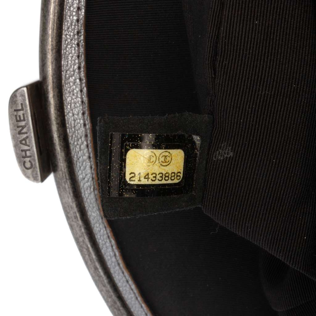 Chanel Quilted Metallic Goatskin Tabatiere Kisslock Foldover Clutch - Detail 1