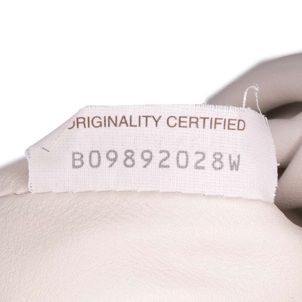 Bottega Veneta Lambskin The Mini Pouch Crossbody - Detail 1