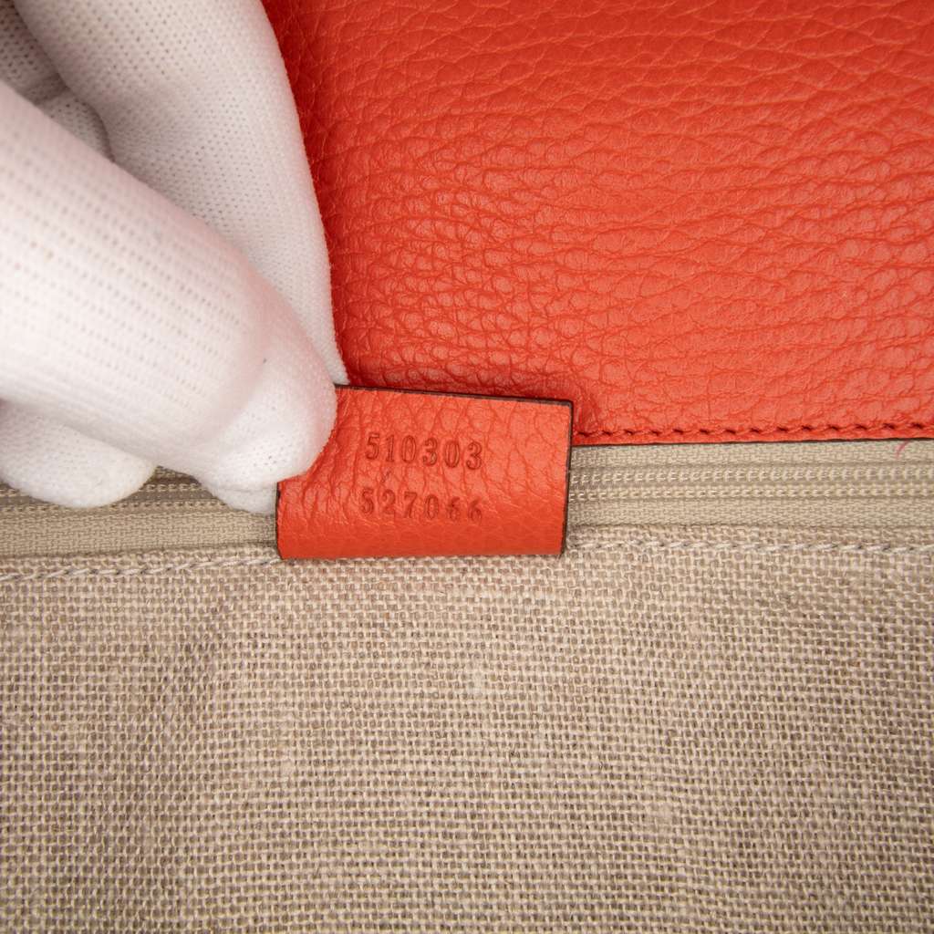 Gucci Medium Dollar Calfskin Interlocking G Crossbody - Detail 1