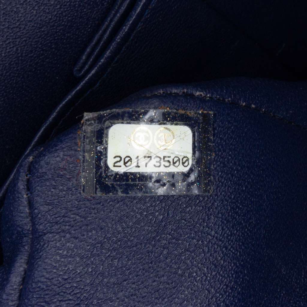 Chanel Medium Classic Velvet Double Flap - Detail 1