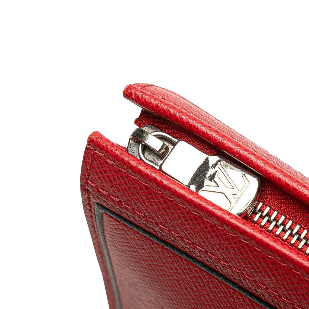 Louis Vuitton Taiga Pochette Voyage MM - Image 10