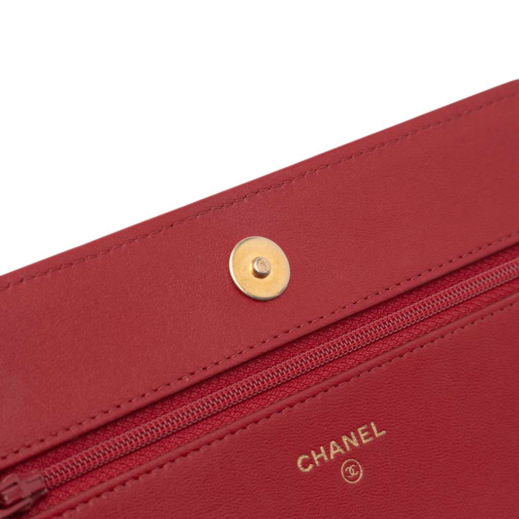 Chanel CC Quilted Velvet Wallet on Chain - Image 12