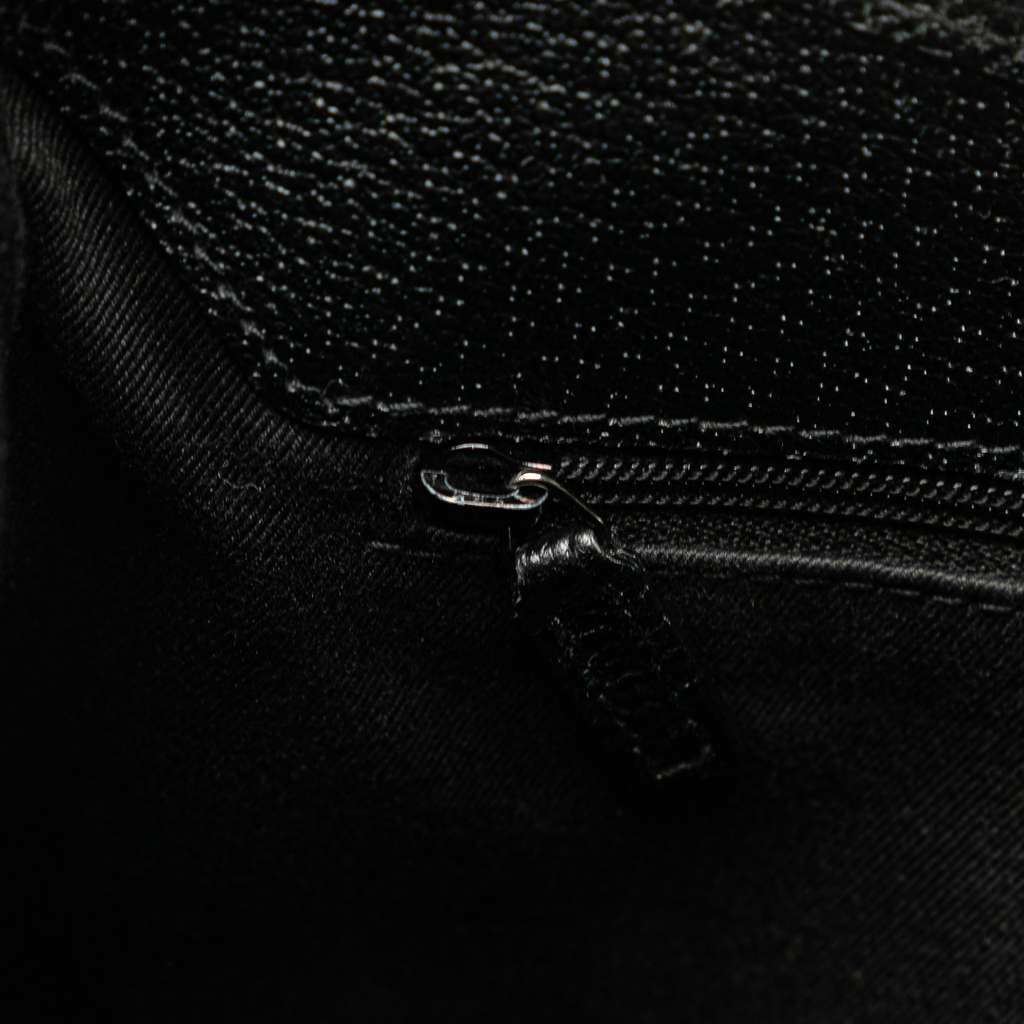 Gucci GG Canvas Shoulder Bag - Detail 2