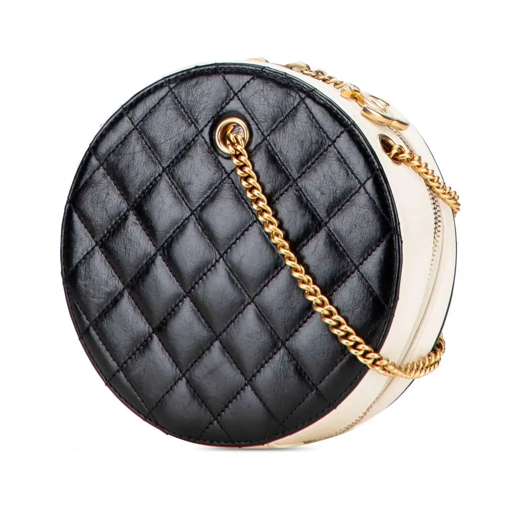 Chanel Crumpled Calfskin En Vogue Round Bag Black Leather Very good - Back View