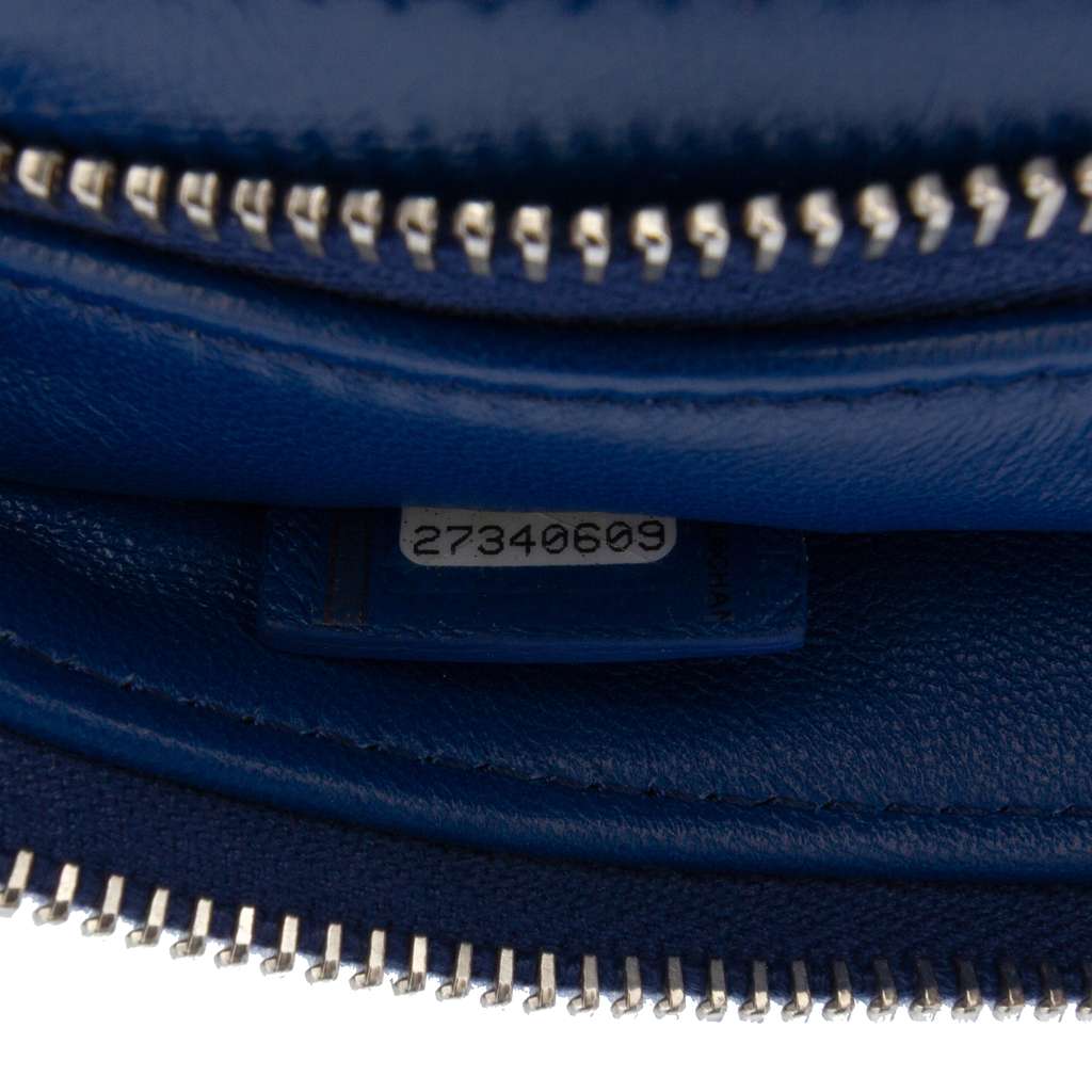 Chanel Small Bicolor Aged Calfskin 31 Pouch - Detail 1