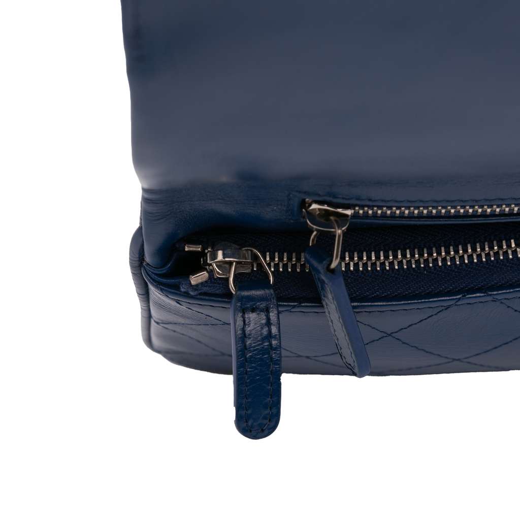 Chanel Small Bicolor Aged Calfskin 31 Pouch - Detail 2