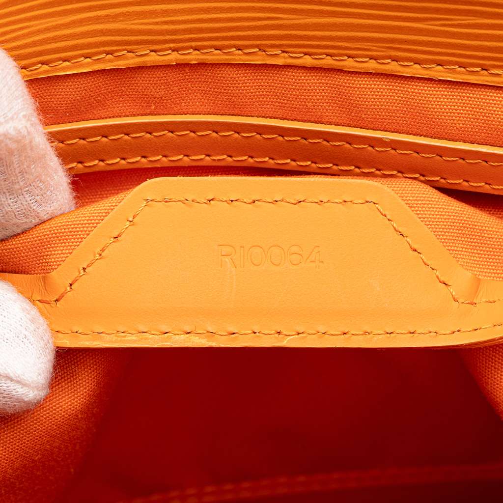 Louis Vuitton Epi Sac Plat PM - Detail 1